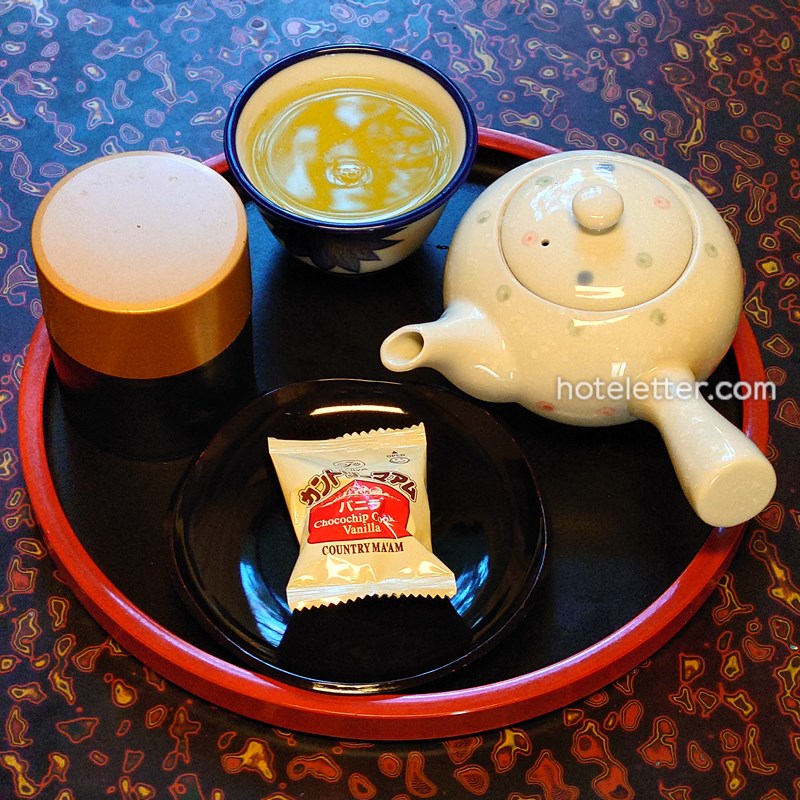 中村屋旅館塩山温泉のお茶菓子