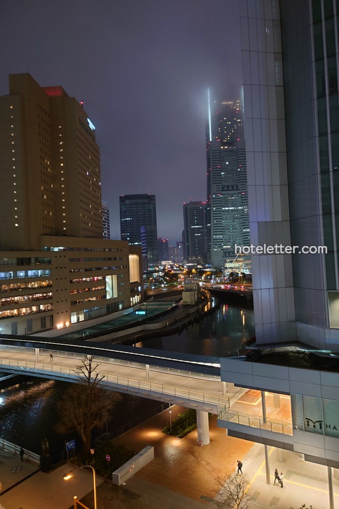ホテルリソル横浜桜木町の客室からの夜景