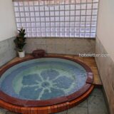 璃洛の岩風呂温泉