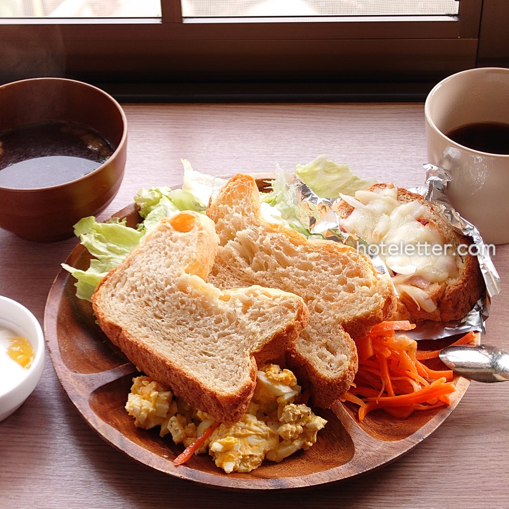 璃洛の朝食